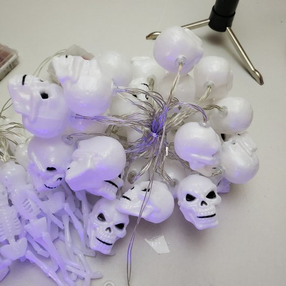 Skulls and skeletons multicolor string lights - Picture 7 of 10